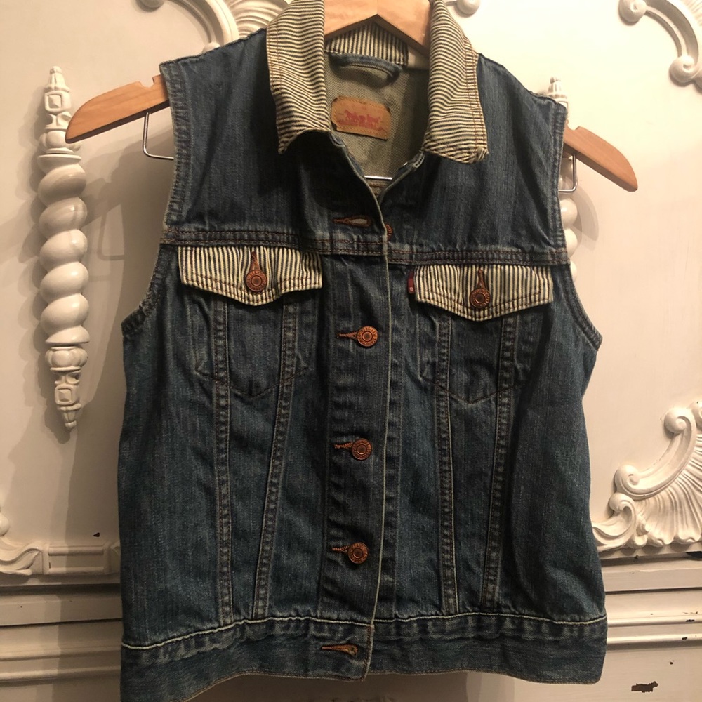 Levi Vest - Picture 1 of 4
